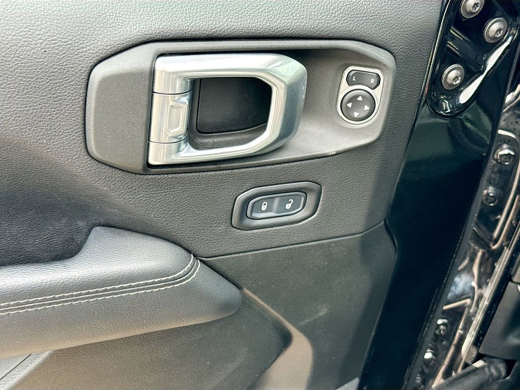 Used 2022 Jeep Wrangler Unlimited Sahara w/ Cold Weather Group image 19