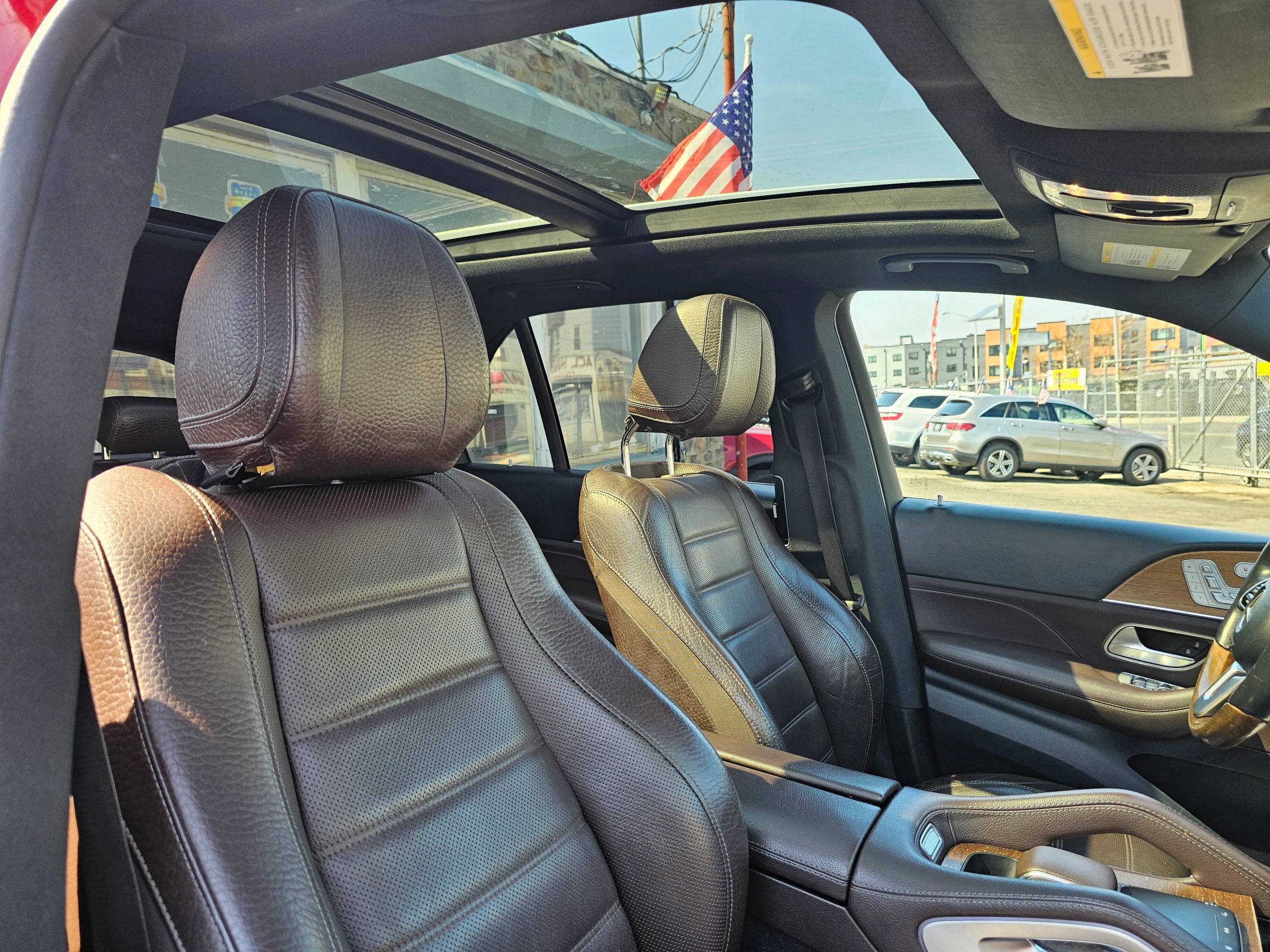 Used 2021 Mercedes-Benz GLE 350 4MATIC w/ Premium Package image 14