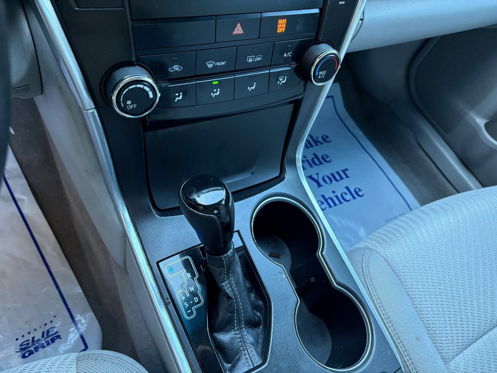 Used 2015 Toyota Camry LE image 28