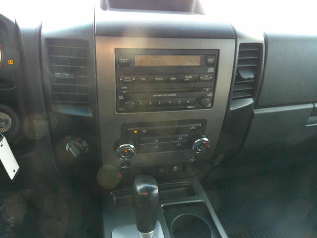 Used 2012 Nissan Titan SV w/ SV Value Truck Pkg image 10