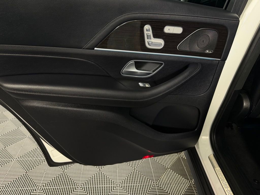 Used 2022 Mercedes-Benz GLS 450 4MATIC image 22