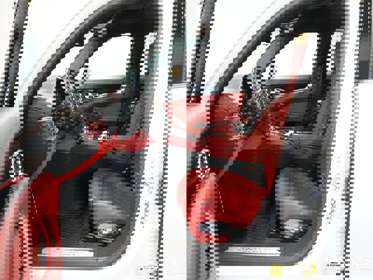 Used 2014 Porsche Panamera 4 image 19