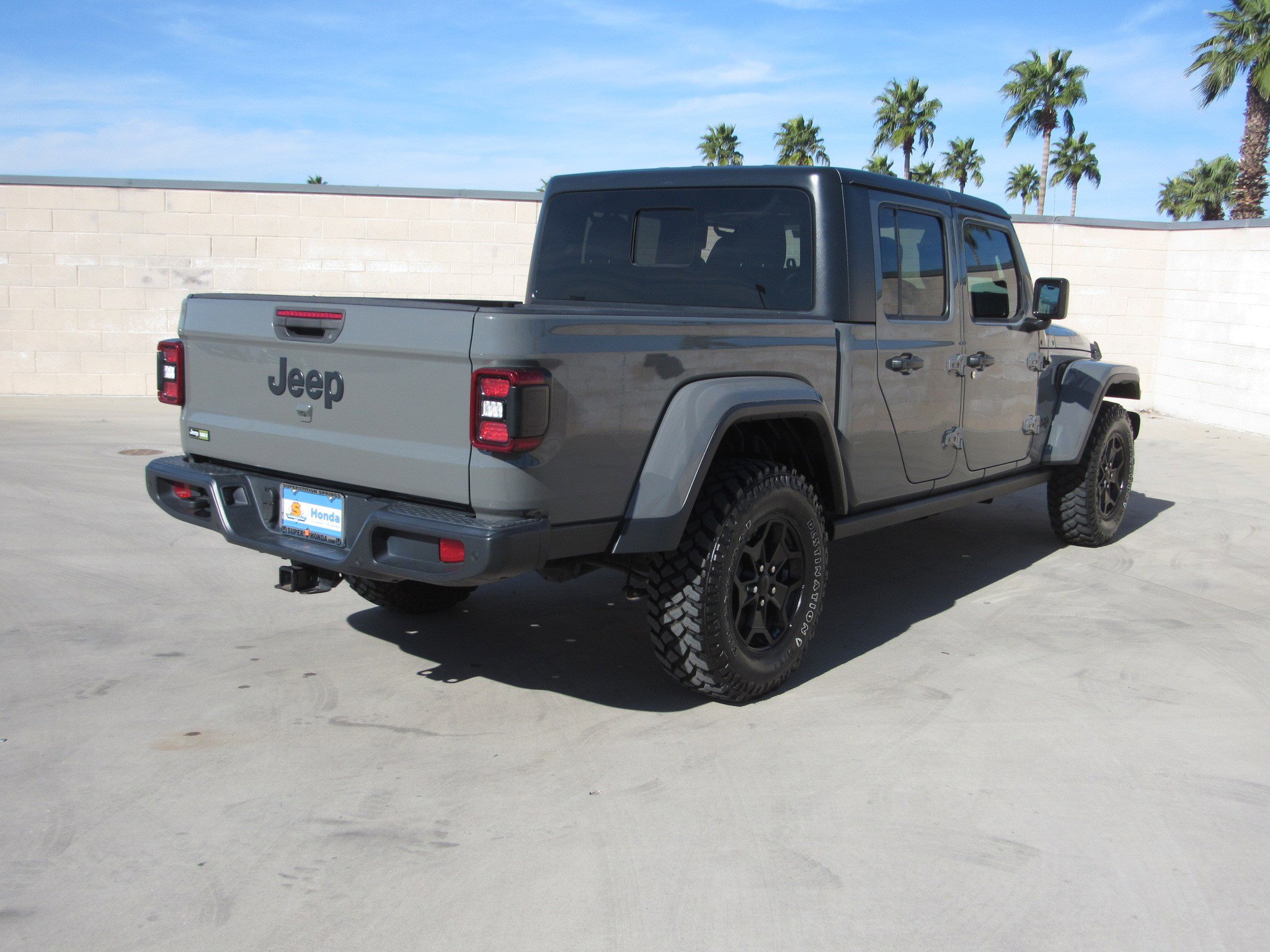 Used 2021 Jeep Gladiator Willys image 5