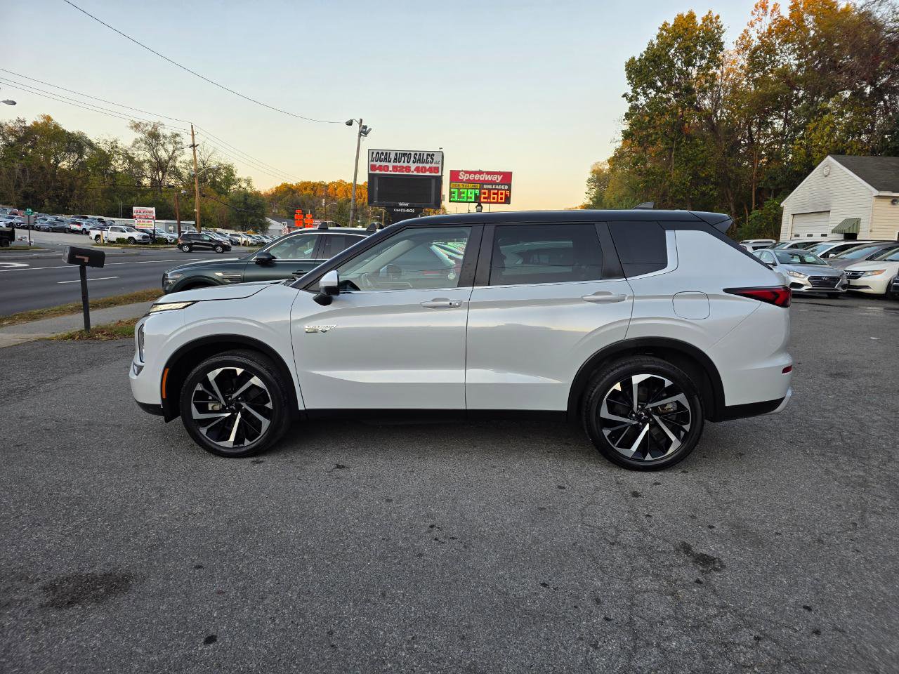 Used 2023 Mitsubishi Outlander Ralliart image 8