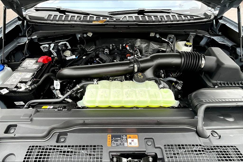 New 2025 Ford Expedition Active AWD/4WD image 13