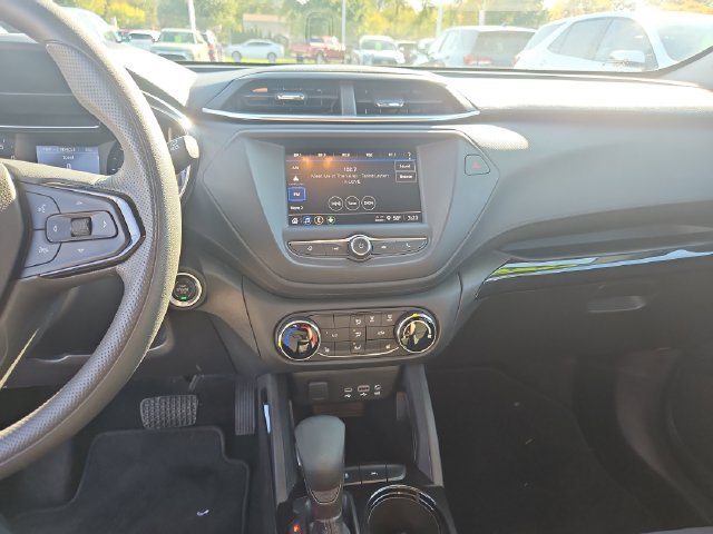 Used 2023 Chevrolet TrailBlazer LT FWD image 18