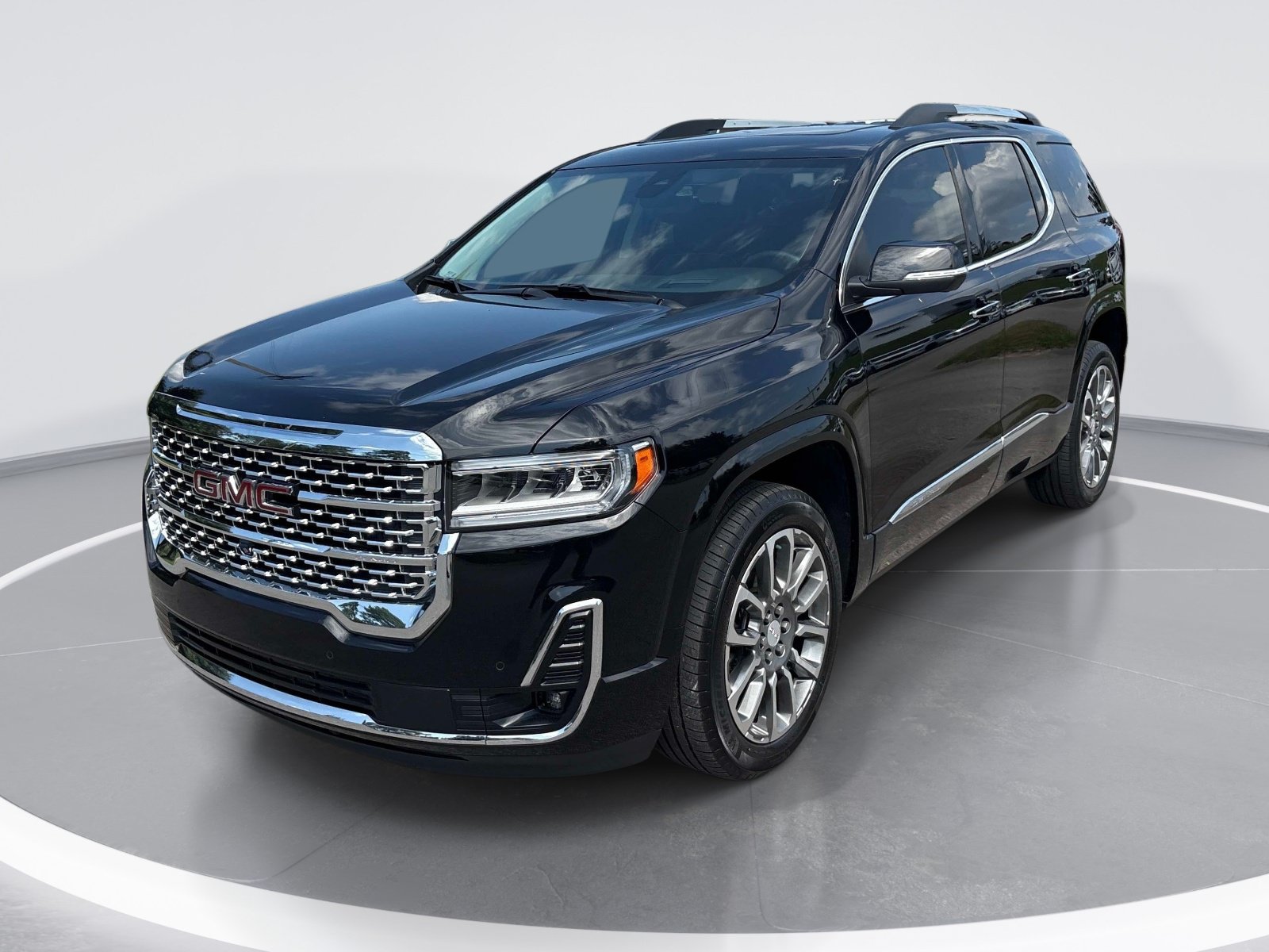 Used 2023 GMC Acadia Denali w/ Denali Technology Package FWD image 3