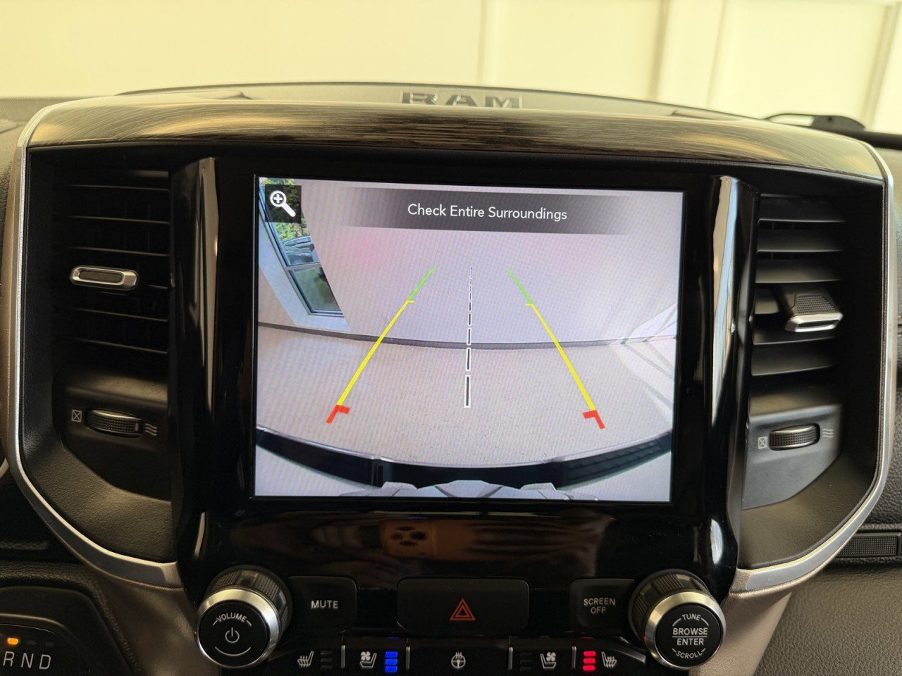 Used 2020 RAM 1500 Laramie image 32