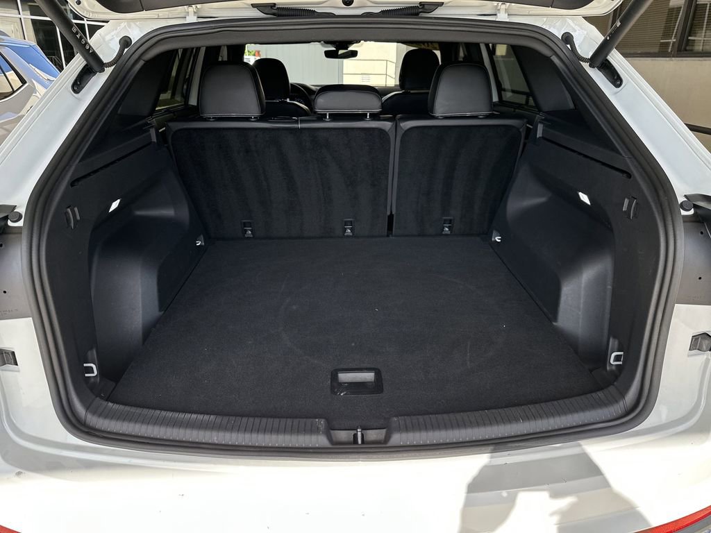 Used 2025 Volkswagen Atlas Cross Sport SE FWD image 31