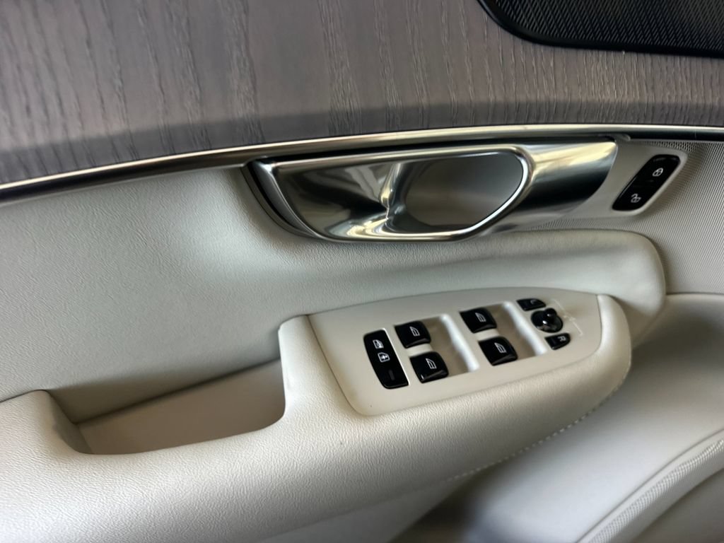 New 2026 Volvo XC90 T8 Ultra w/ Protection Package Premier AWD/4WD image 10