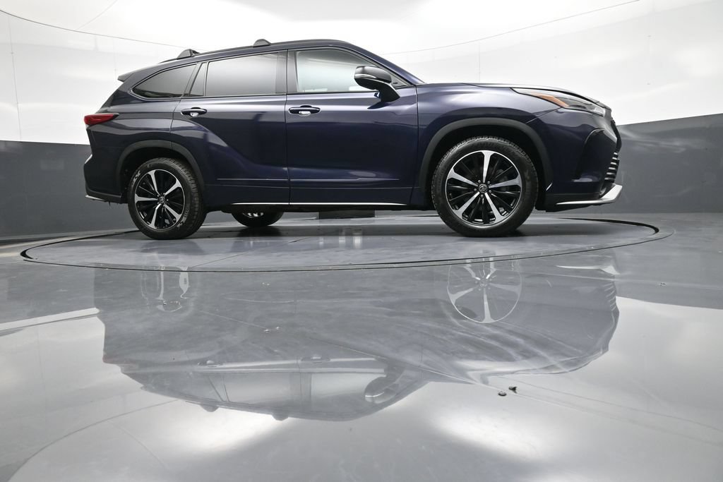 Used 2021 Toyota Highlander XSE AWD/4WD image 31