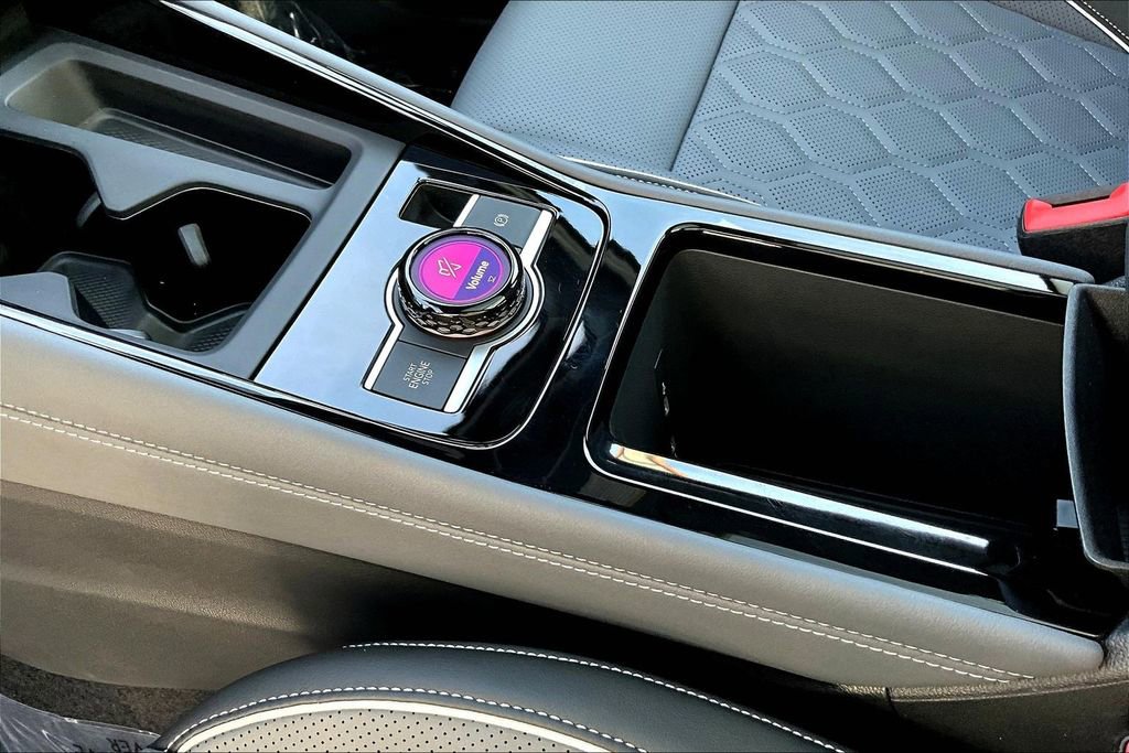 New 2026 Volkswagen Tiguan SEL R-Line image 19