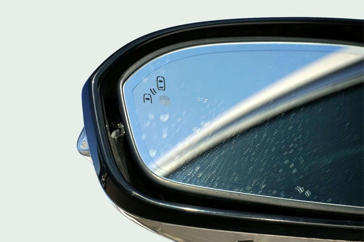 Used 2017 Ford Fusion Energi Titanium FWD image 15