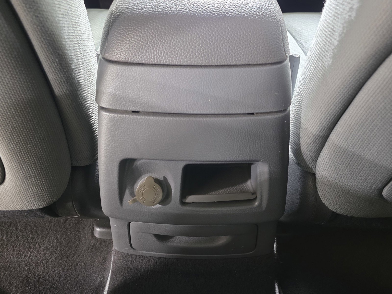 Used 2011 Hyundai Santa Fe GLS image 16