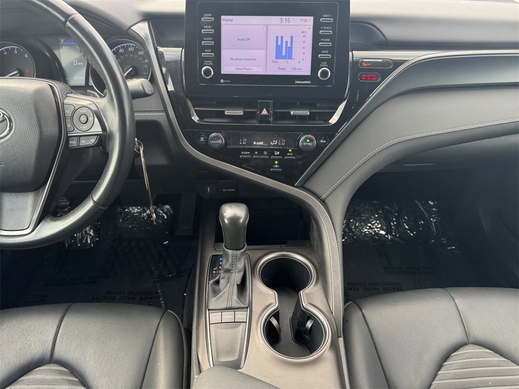 Used 2023 Toyota Camry SE image 11