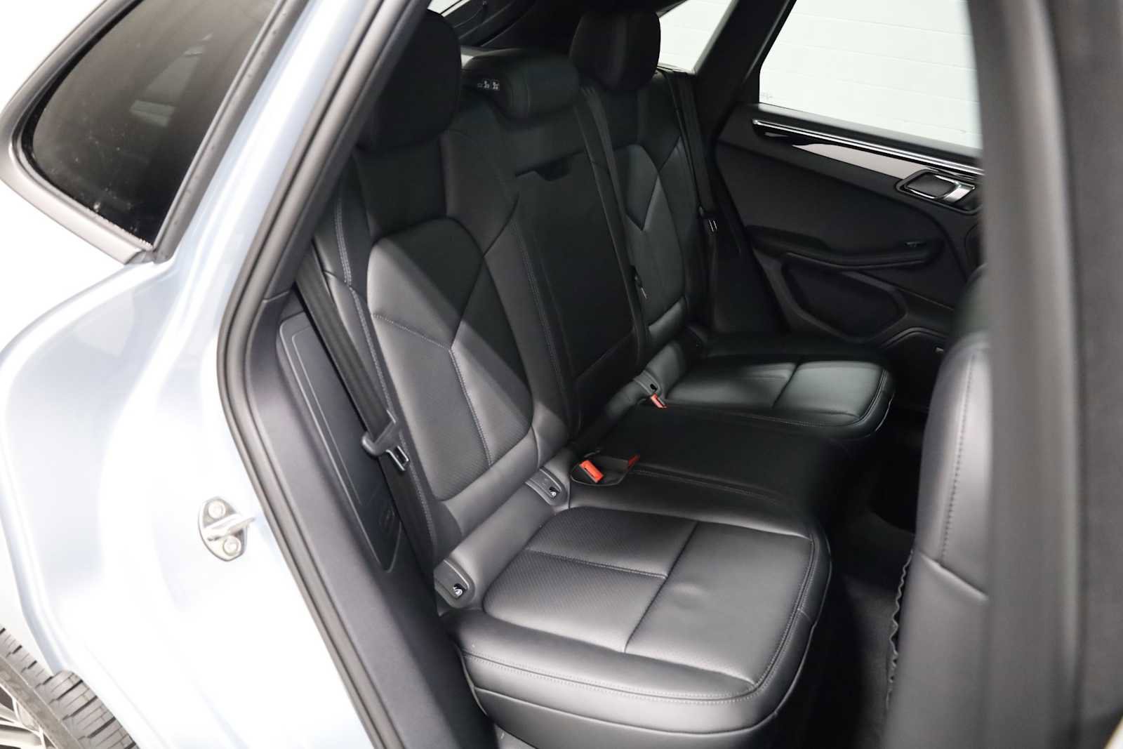 New 2026 Porsche Macan image 45