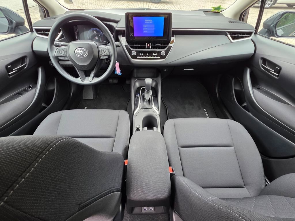 Used 2026 Toyota Corolla LE image 4