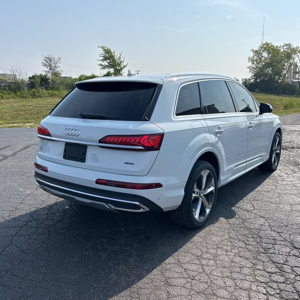 Used 2024 Audi Q7 3.0T Premium Plus AWD/4WD image 3
