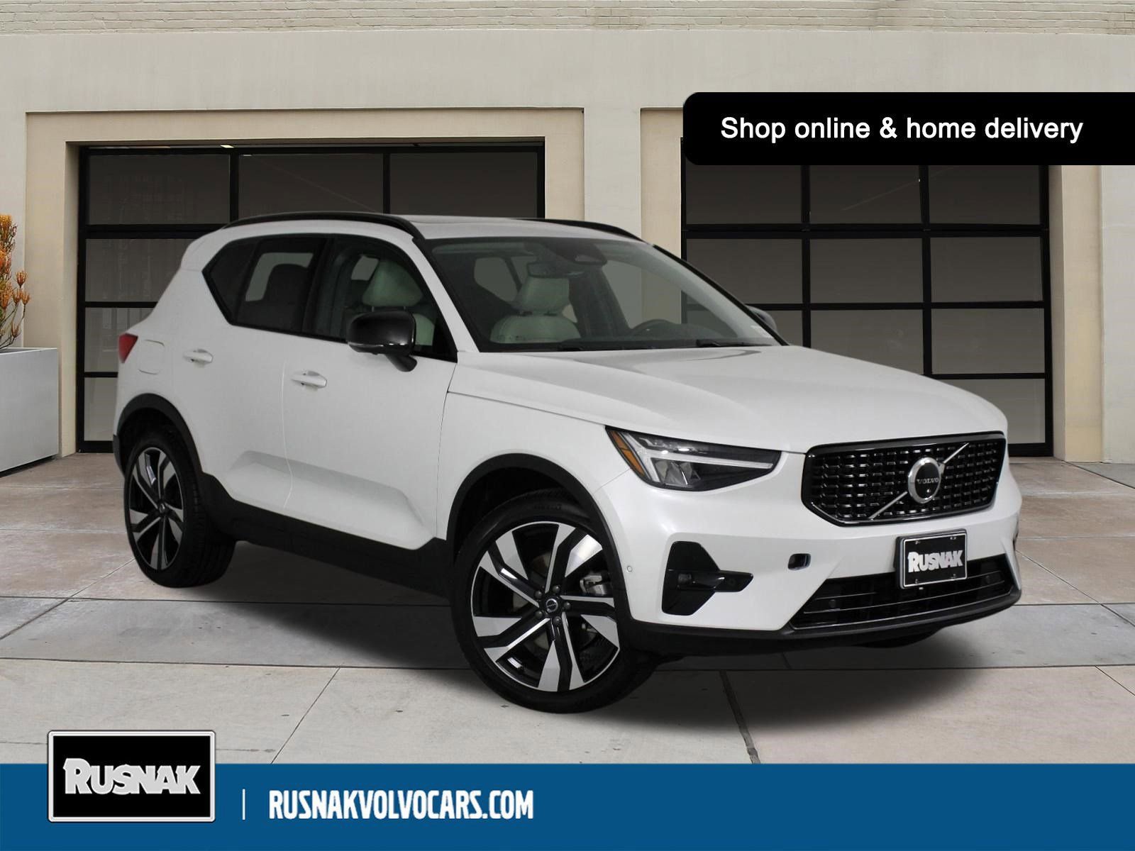 Used 2023 Volvo XC40 B5 Ultimate w/ Protection Package Premier AWD/4WD image 1