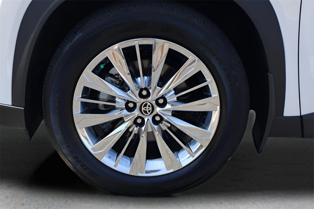 Certified 2025 Toyota Grand Highlander AWD image 29