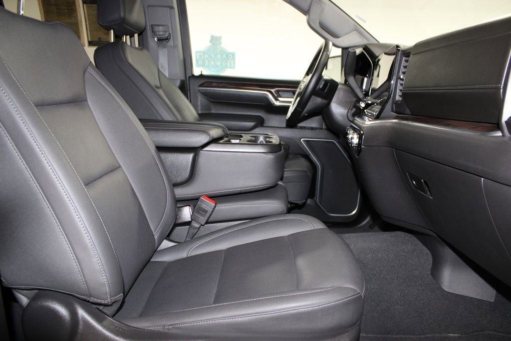 Used 2025 GMC Sierra 1500 SLT image 29