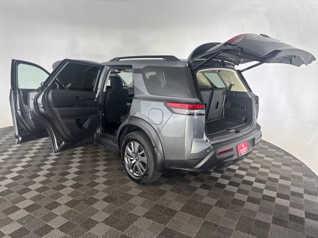 Certified 2025 Nissan Pathfinder SV w/ Cargo Package AWD/4WD image 18