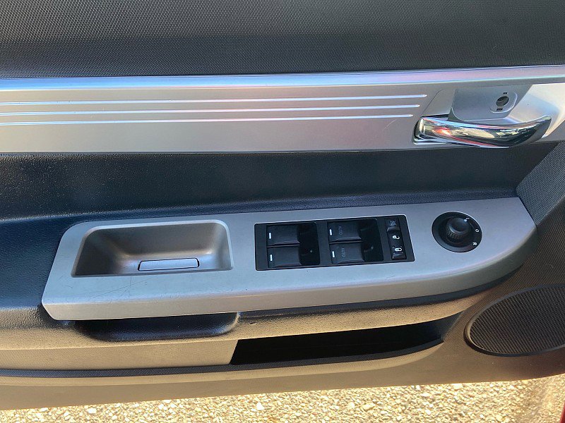 Used 2010 Chrysler Sebring Touring image 7