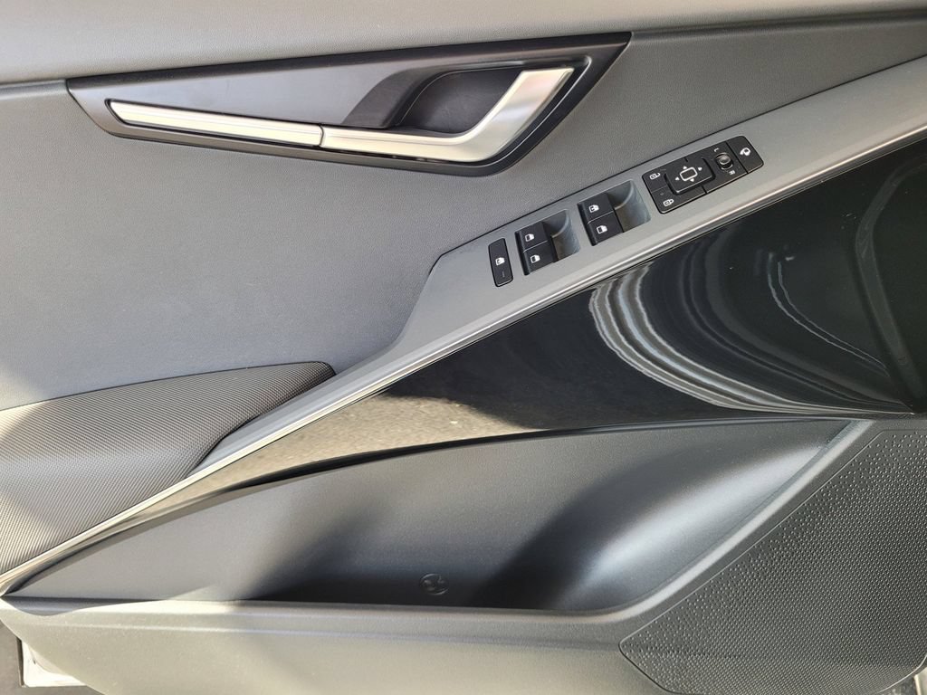 Used 2025 Kia Niro EX Touring FWD image 22