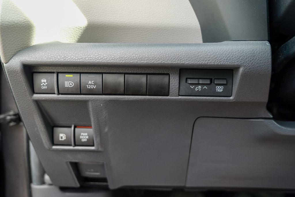 Used 2024 Toyota Sienna XLE w/ XLE Plus Package FWD image 52