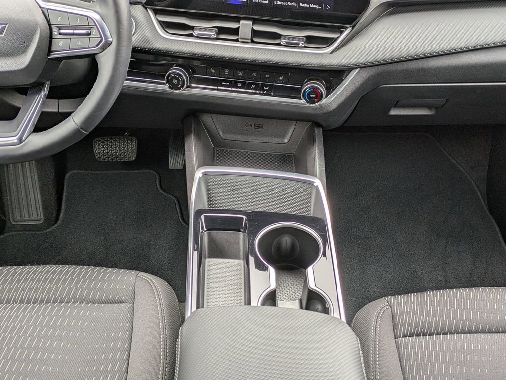 Used 2025 Chevrolet Equinox LT image 19