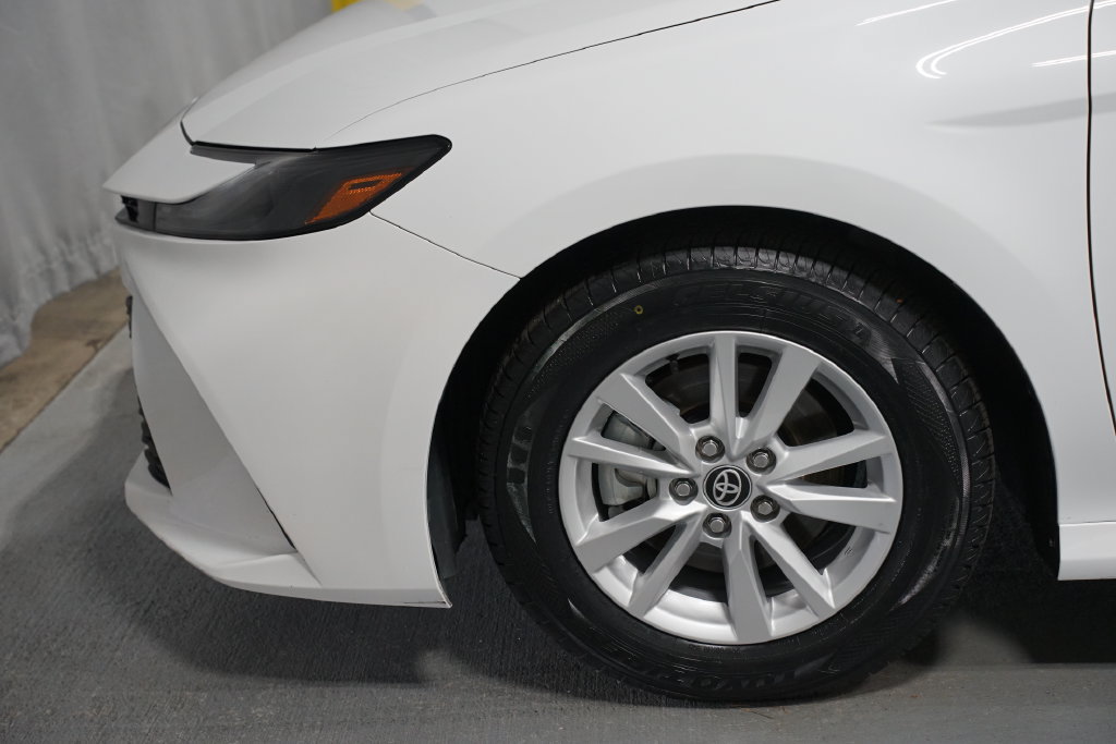 Certified 2025 Toyota Camry LE FWD image 5