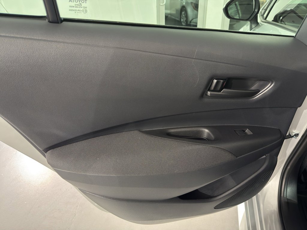 Used 2025 Toyota Corolla LE w/ Convenience Package image 24