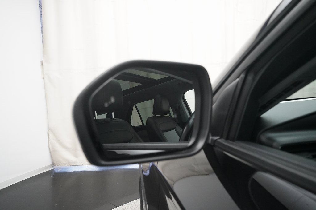 Used 2022 Ford Explorer XLT w/ Equipment Group 202A image 25