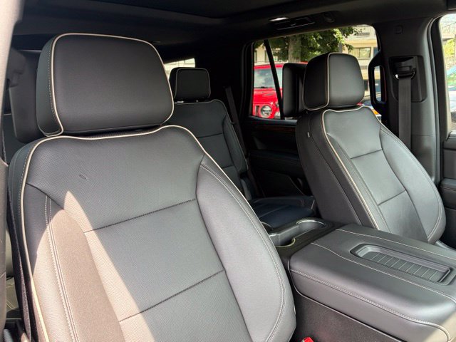 Used 2023 Chevrolet Tahoe Premier w/ Advanced Technology Package AWD/4WD image 28