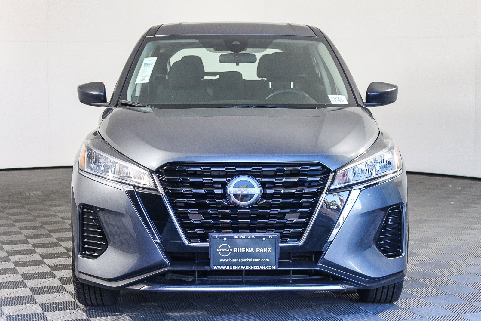 Used 2023 Nissan Kicks S image 2