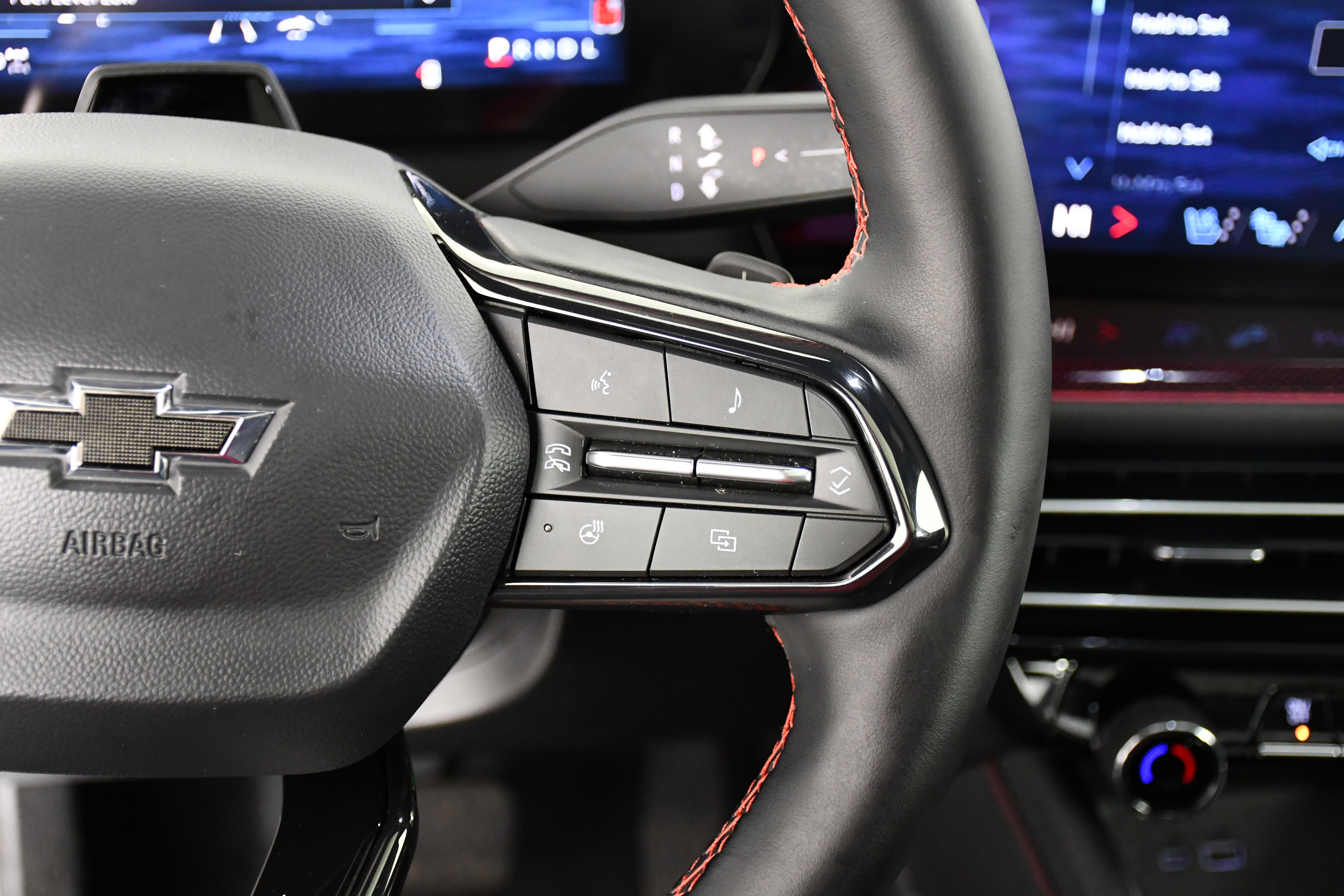 Used 2026 Chevrolet Traverse RS image 16