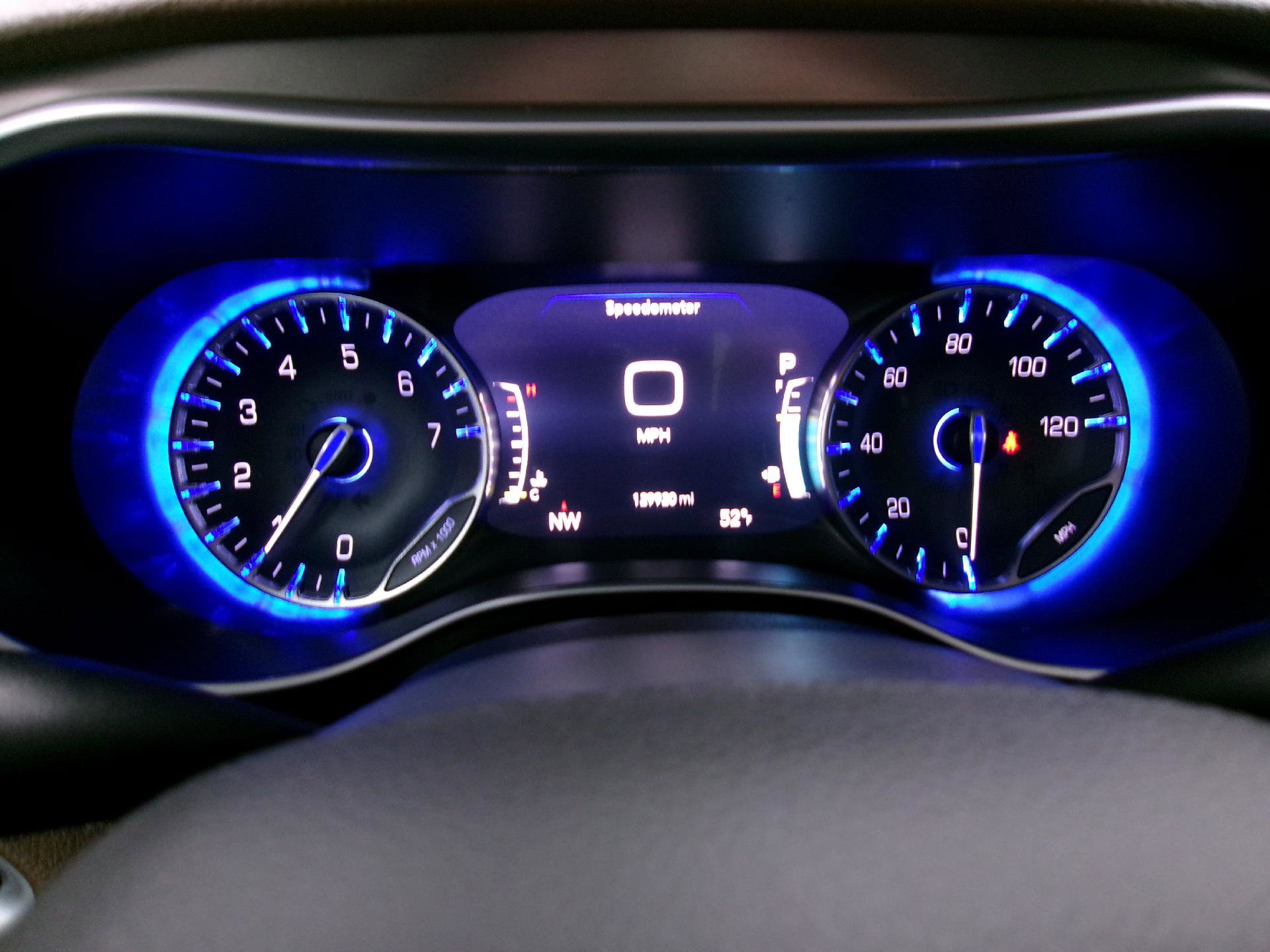 Used 2017 Chrysler Pacifica Limited image 8