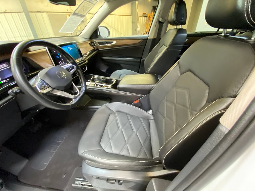 Used 2025 Volkswagen Atlas SE FWD image 21