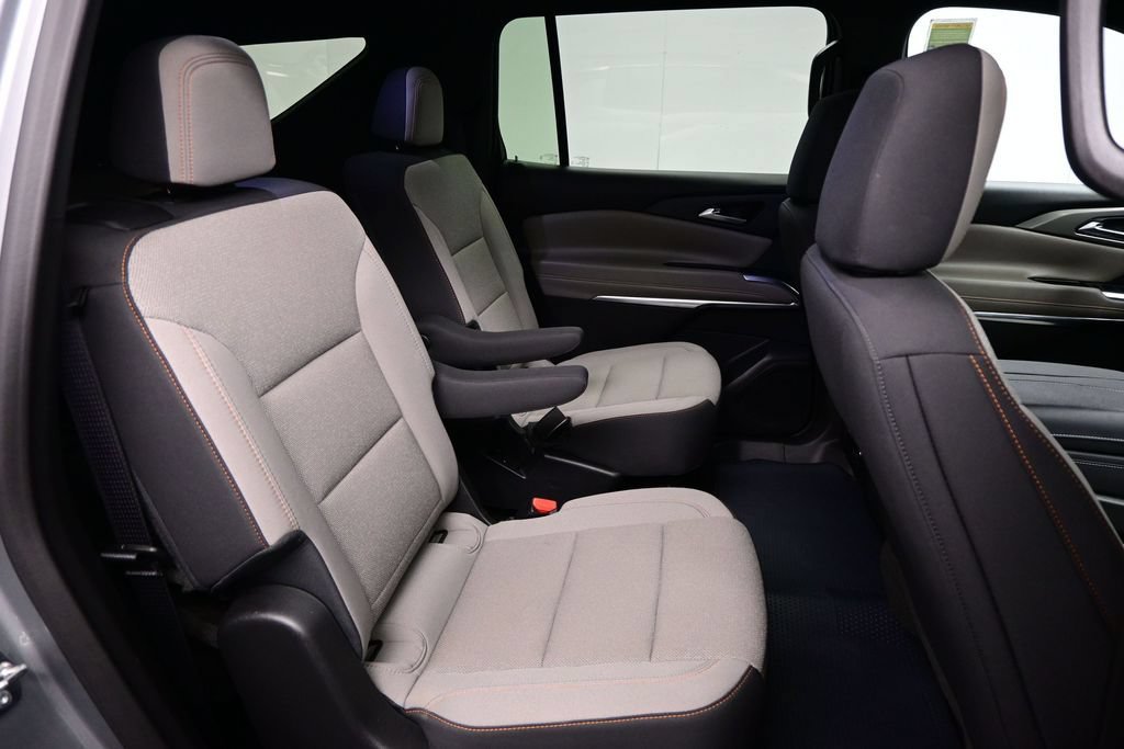 Used 2025 Chevrolet Traverse LT AWD/4WD image 28
