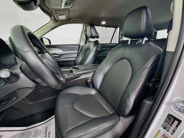 Used 2025 Toyota Grand Highlander AWD Hybrid image 18