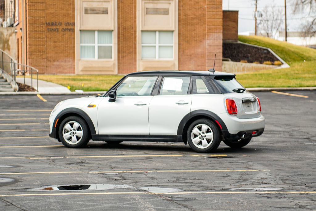 Used 2016 MINI Cooper 4-Door Hardtop image 7