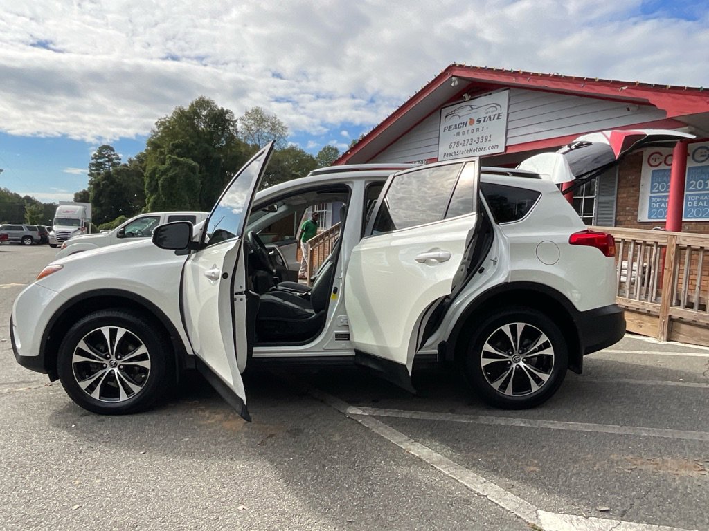 Used 2015 Toyota RAV4 Limited image 34