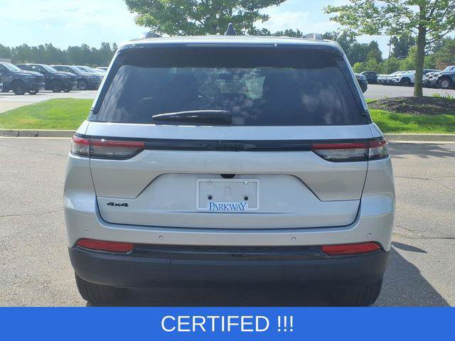 Certified 2025 Jeep Grand Cherokee Altitude AWD/4WD image 5