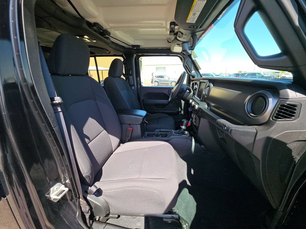 Used 2023 Jeep Wrangler Unlimited w/ 8.4" Radio Group AWD/4WD image 5