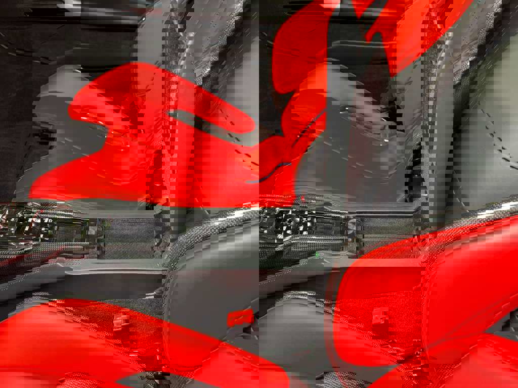 Used 2023 Ferrari SF90 Spider image 31