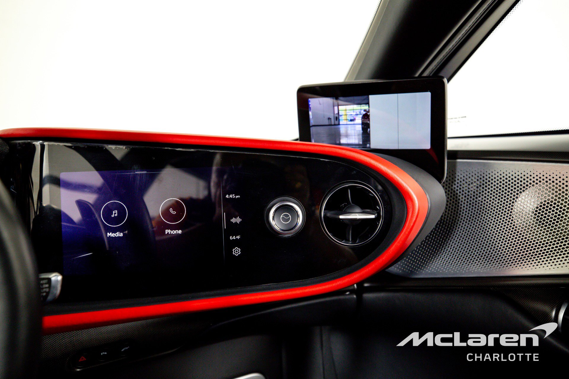 Used 2020 McLaren Speedtail RWD image 18