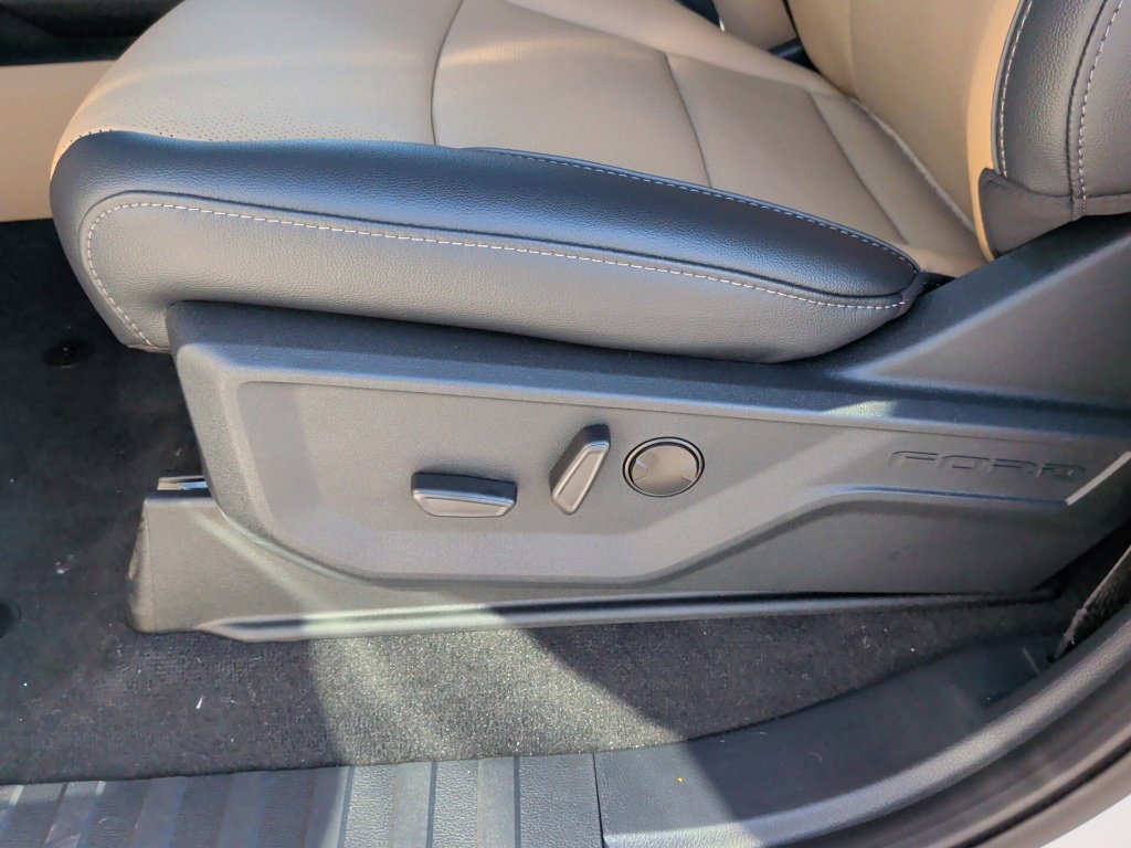 New 2027 Ford F350 Lariat w/ Lariat Premium Package AWD/4WD image 14
