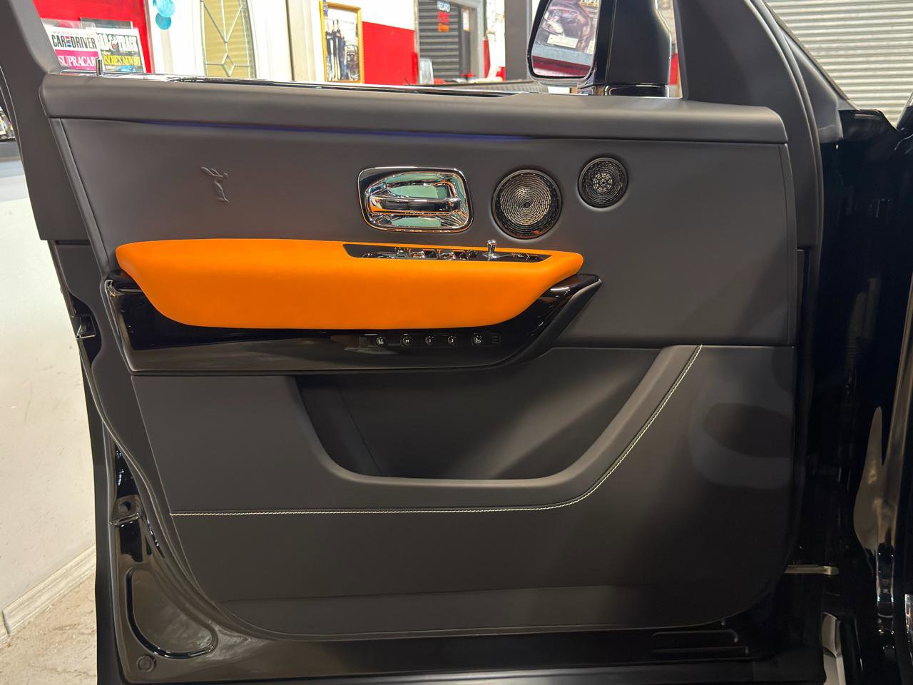 Used 2025 Rolls-Royce Cullinan image 16