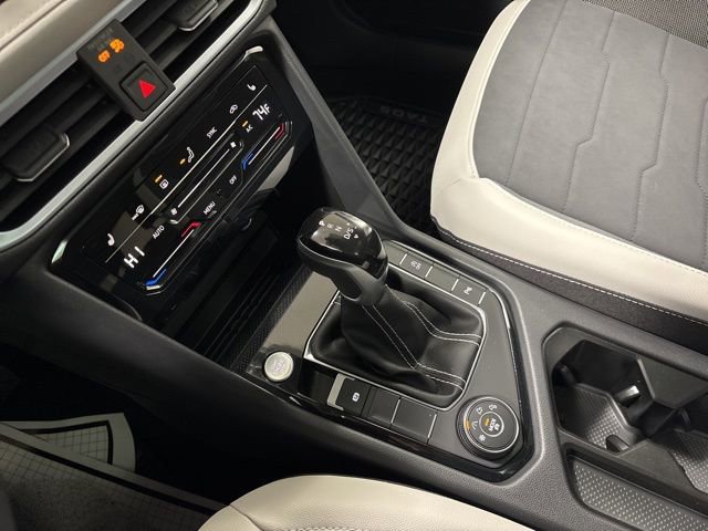 New 2025 Volkswagen Taos SE image 12