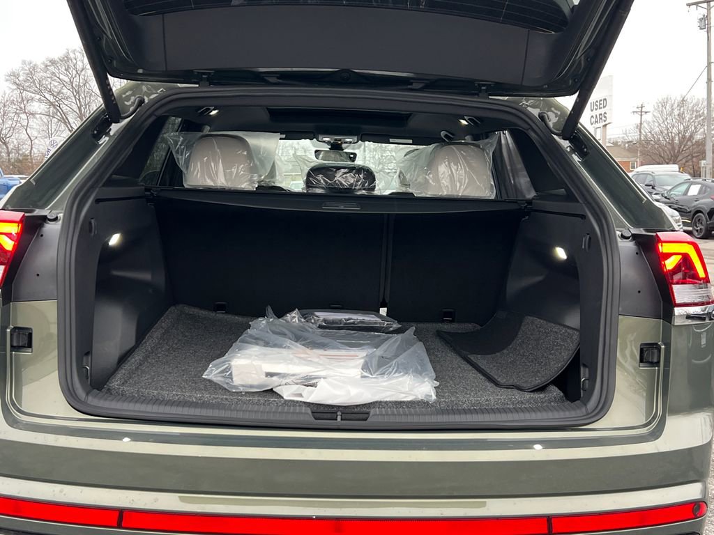 New 2026 Volkswagen Atlas Cross Sport SEL Premium R-Line AWD/4WD image 15